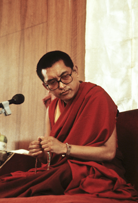 Lama Zopa Rinpoche teaching in Geneva, Switzerland, 1983. Photo: Ueli Minder.