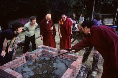 Starting cremation stupa construction for the body of Lama Yeshe, Vajrapani Institute, California, March, 1984. L to R: Andy Weber, Åge Delbanco (Babaji), HH Zong Rinpoche, Geshe Sopa Rinpoche, John Jackson (Ven. Yarphel) and Geshe Gyeltsen. Photo: Ricardo de Aratanha. 
