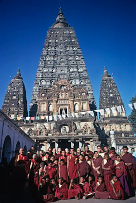 The lamas with Western Sangha and Mount Everest Centre students in Bodhgaya, 1974. 