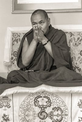 Lama Yeshe teaching at Manjushri Institute, England, 1979. Photo: Brian Beresford.